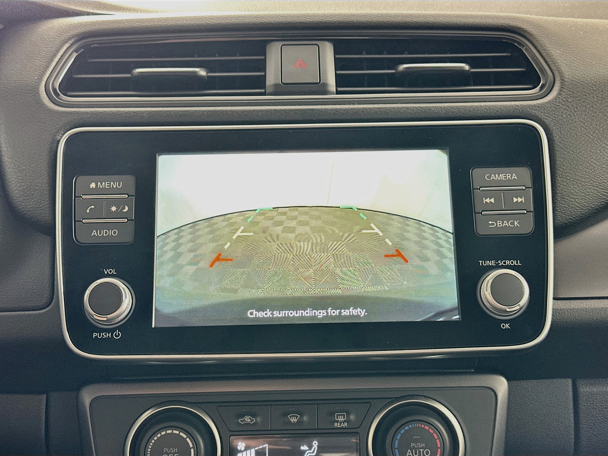 Used 2025 Nissan Leaf S FWD image 22