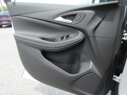 Used 2024 Buick Encore GX Preferred FWD image 19