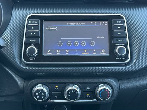 Used 2022 Nissan Kicks S image 25