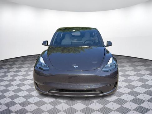 Used 2024 Tesla Model Y Long Range RWD image 4