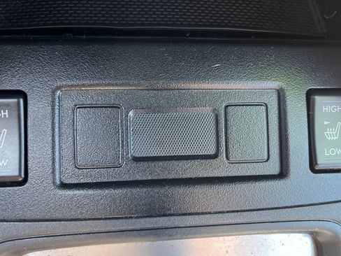 Used 2016 Subaru Forester 2.5i Premium w/ Popular Package #2 AWD/4WD image 18