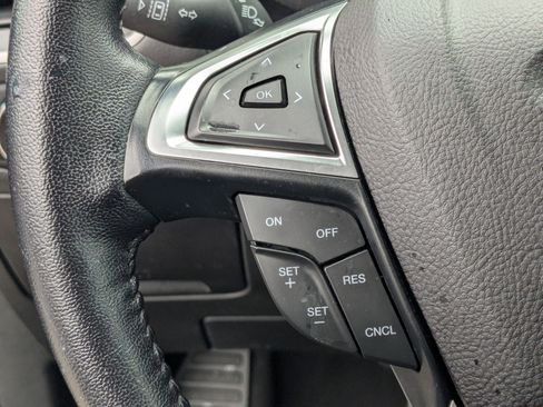 Used 2023 Ford Edge SEL image 19