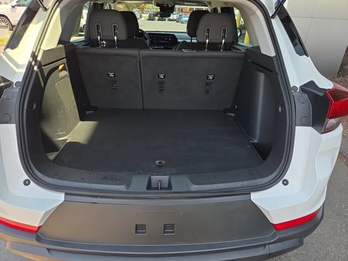 Used 2024 Chevrolet TrailBlazer LS FWD image 23