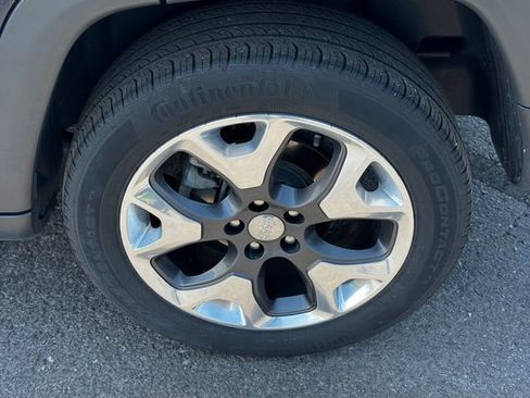 Used 2019 Jeep Compass Limited AWD/4WD image 11
