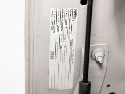 Used 2019 Ford F350 Lariat image 23