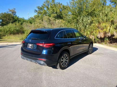 Used 2024 Mercedes-Benz GLC 300 4MATIC image 4