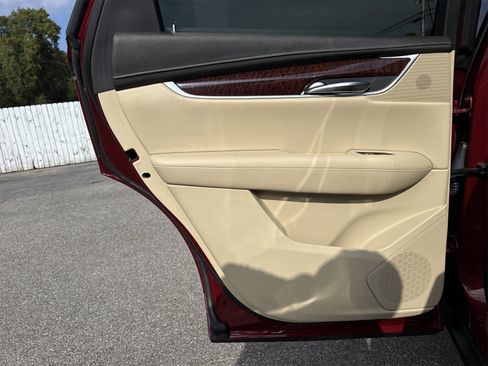 Used 2017 Cadillac XT5 Luxury w/ Driver Awareness Package image 34