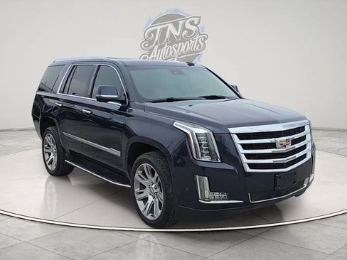 Used 2020 Cadillac Escalade Luxury AWD/4WD image 7