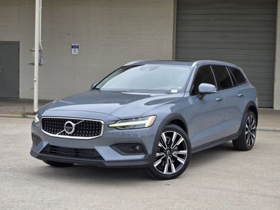 Used 2022 Volvo V60 T5 Cross Country w/ Advanced Package