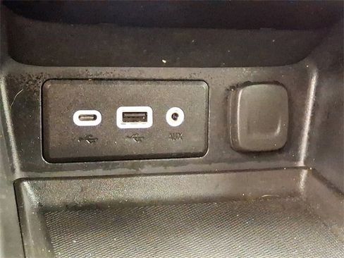 Used 2021 GMC Terrain SLE w/ LPO, Floor Liner Package image 23