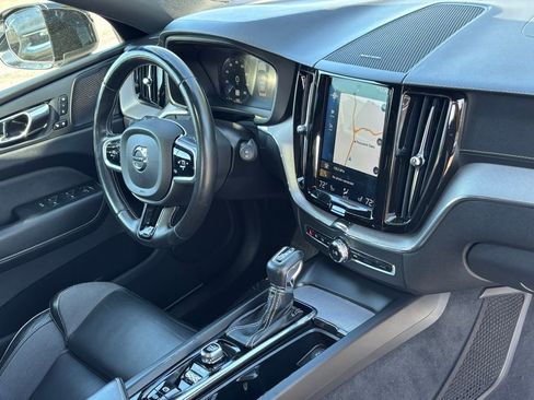 Used 2020 Volvo XC60 T5 R-Design AWD/4WD image 33