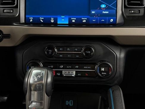 Used 2023 Ford Bronco Wildtrak image 29