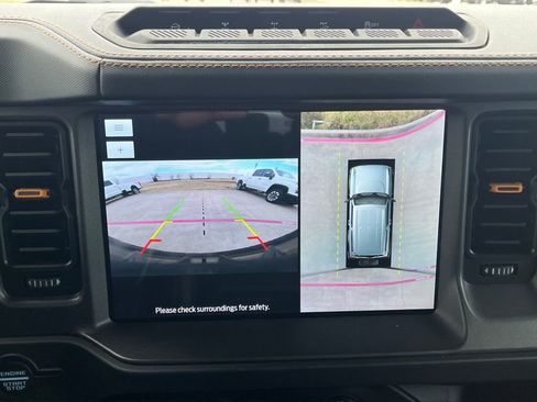 Used 2024 Ford Bronco Badlands image 25