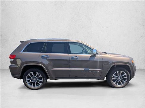 Used 2017 Jeep Grand Cherokee Overland w/ Jeep Active Safety Group AWD/4WD image 4