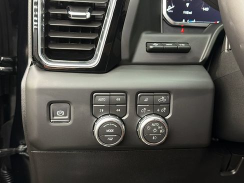 Used 2026 GMC Sierra 3500 Denali Ultimate AWD/4WD image 24