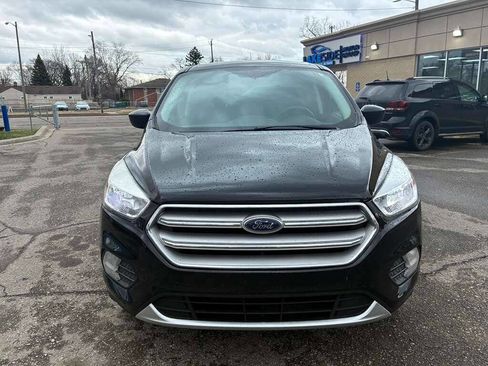 Used 2019 Ford Escape SE image 2