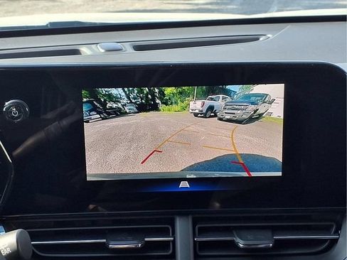 New 2026 Chevrolet Trax RS w/ Sunroof Package FWD image 7
