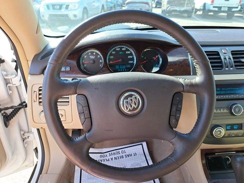 Used 2010 Buick Lucerne CXL image 17