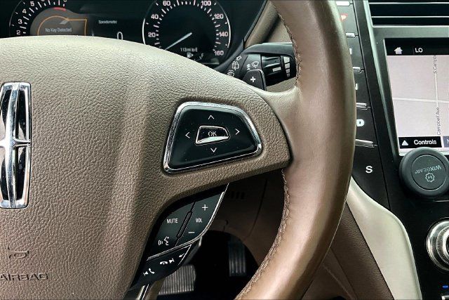 Used 2017 Lincoln MKC Reserve w/ Lincoln MKC Climate Package AWD/4WD image 12