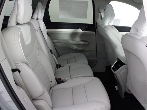 New 2025 Volvo EX90 Plus image 11