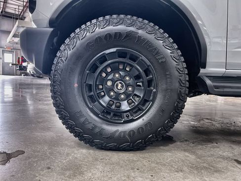 Used 2026 Ford Bronco Outer Banks w/ Sasquatch Package AWD/4WD image 11