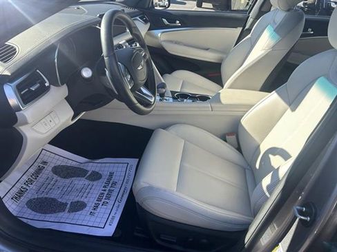 Used 2025 Genesis G70 2.5T image 11