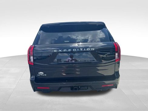 Used 2025 Ford Expedition Active AWD/4WD image 4