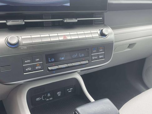 Used 2024 Hyundai Kona SEL AWD/4WD image 30