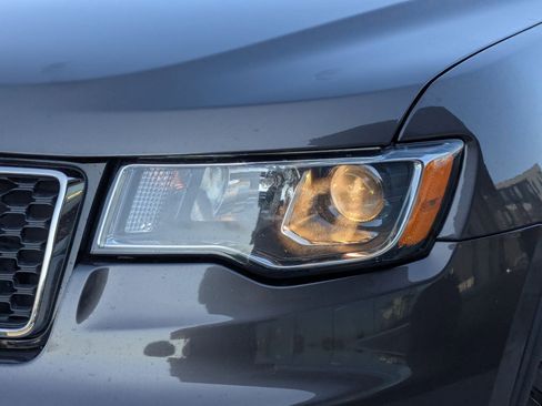 Used 2020 Jeep Grand Cherokee Limited image 11