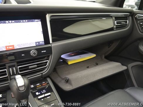 Used 2023 Porsche Macan image 35