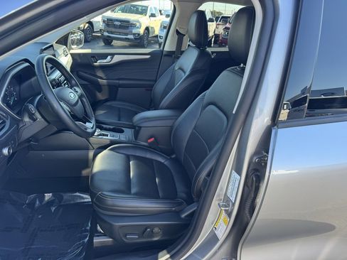 Used 2022 Ford Escape SEL image 18