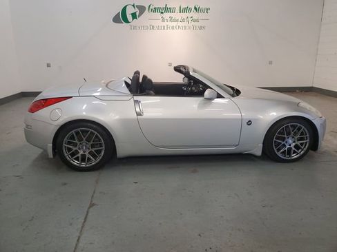 Used 2006 Nissan 350Z Touring image 7