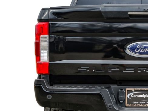 Used 2019 Ford F250 Lariat w/ Lariat Ultimate Package image 51