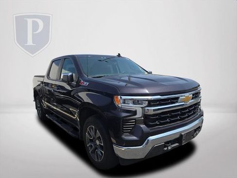 Used 2023 Chevrolet Silverado 1500 LT AWD/4WD image 2