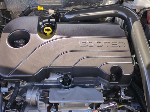 Used 2023 Chevrolet Equinox LS w/ LS Convenience Package FWD image 29