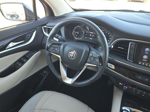 Used 2023 Buick Enclave Essence image 27