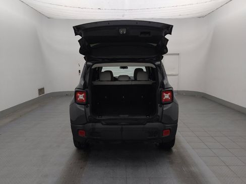 Used 2022 Jeep Renegade Latitude w/ Sun/Sound Group image 29