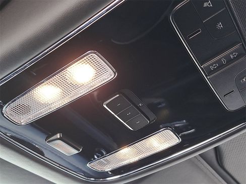 Used 2017 Bentley Mulsanne Speed image 32