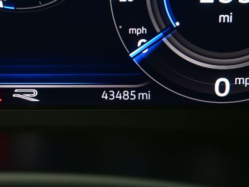 Used 2023 Volkswagen Atlas Cross Sport SEL R-Line image 26