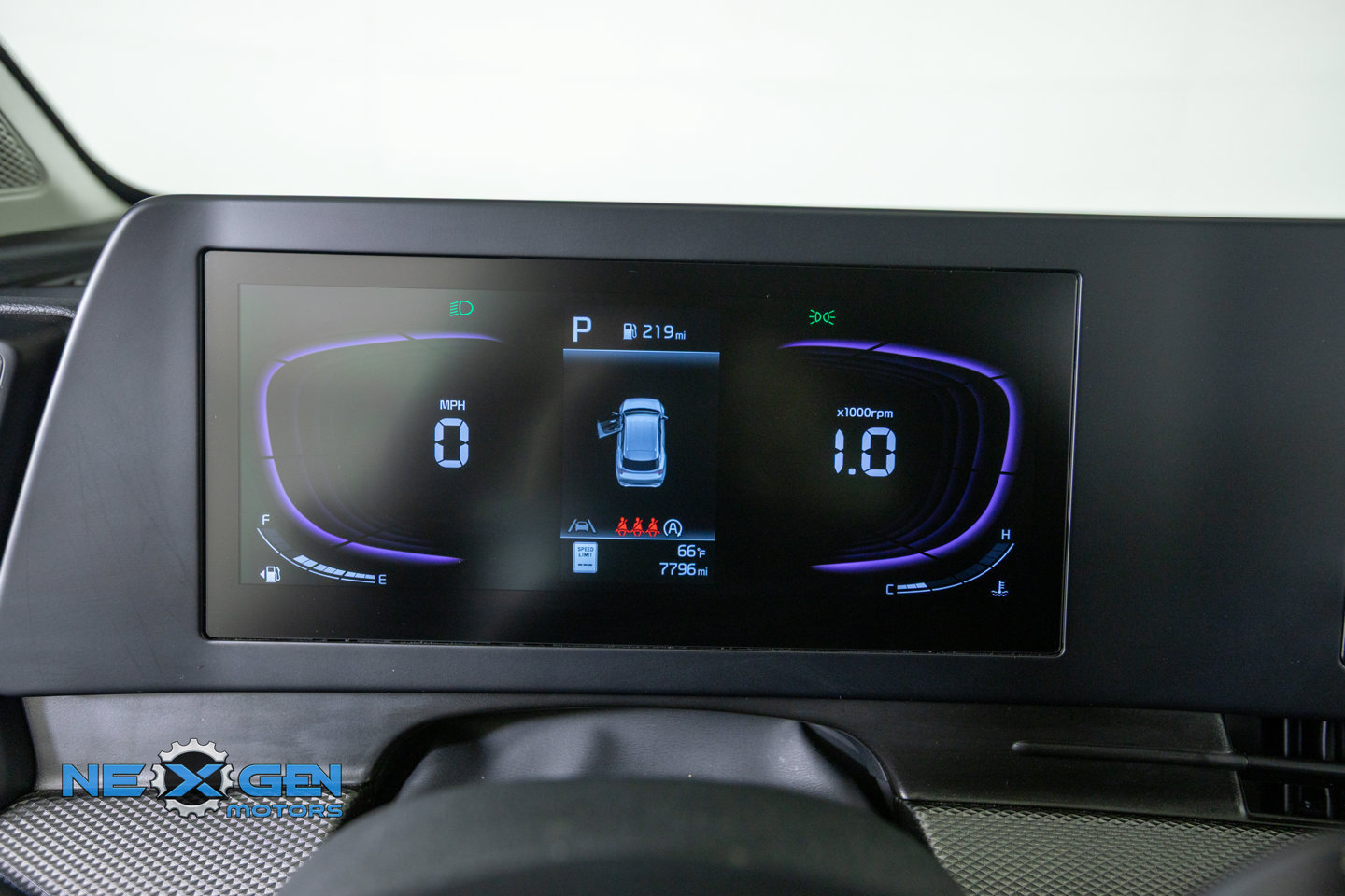 Used 2025 Kia Sportage LX FWD image 17