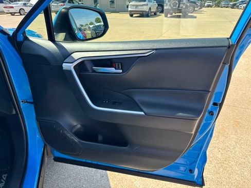 Used 2020 Toyota RAV4 XLE Premium AWD/4WD image 25