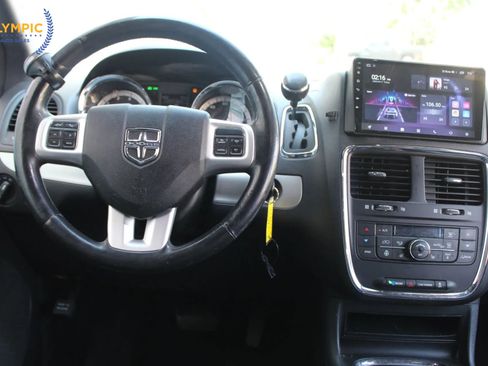 Used 2018 Dodge Grand Caravan GT image 18