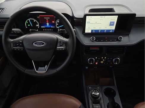 Used 2023 Ford Maverick Lariat w/ Lariat Luxury Package image 10