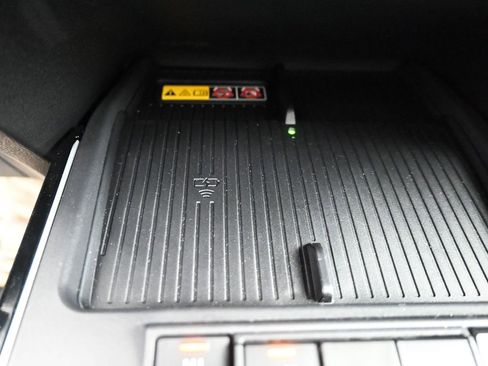 Used 2026 Toyota Corolla Cross XLE image 17