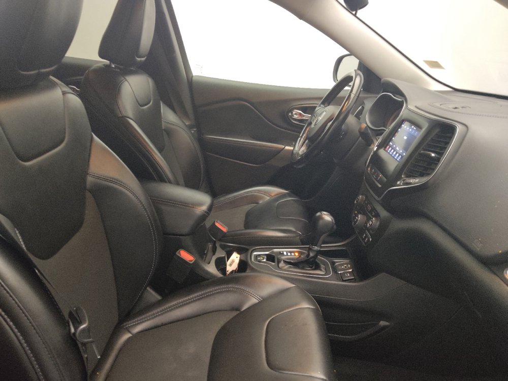 Used 2021 Jeep Cherokee Latitude Plus FWD image 21