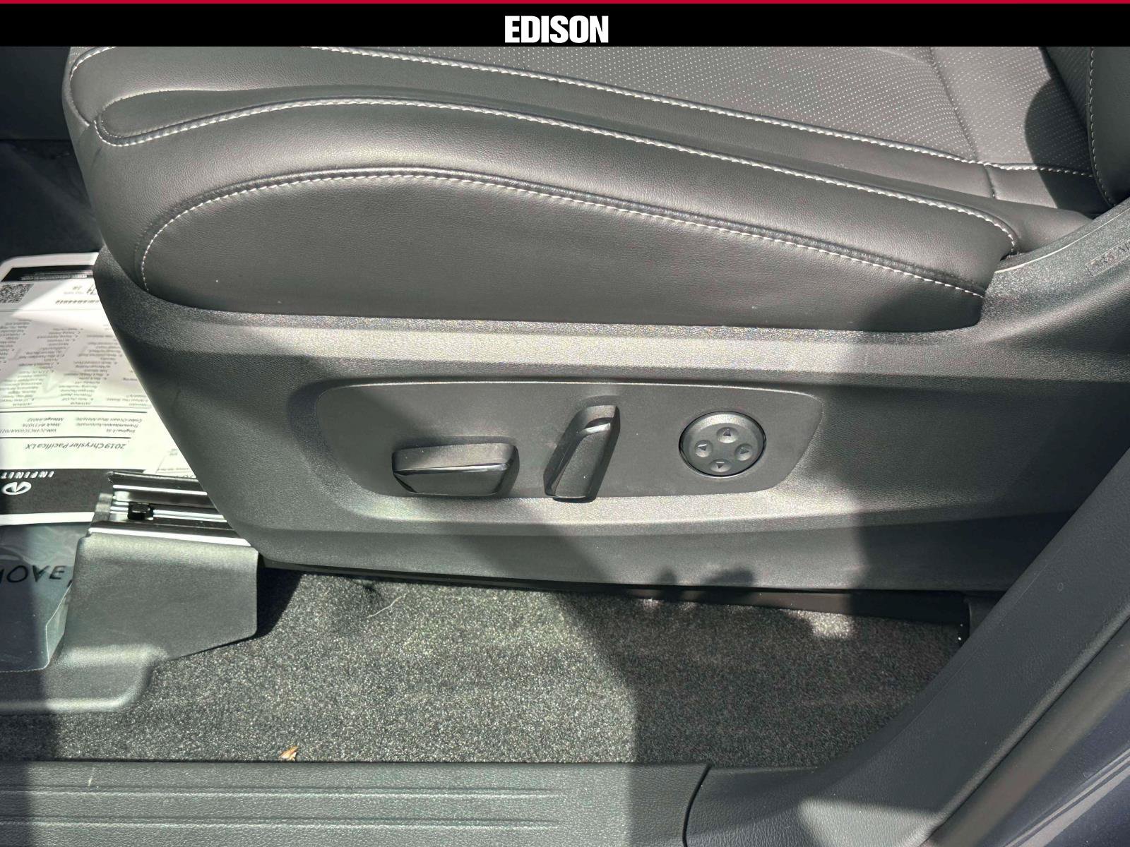 Used 2027 INFINITI QX60 Luxe w/ Cargo Package AWD/4WD image 18
