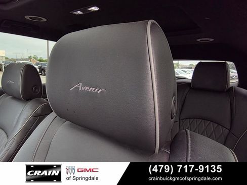 Used 2023 Buick Enclave Avenir w/ Avenir Technology Package AWD/4WD image 21