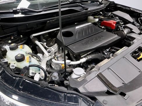 Certified 2023 Nissan Rogue SV image 18