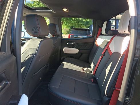 Used 2026 GMC Canyon AT4X AWD/4WD image 10