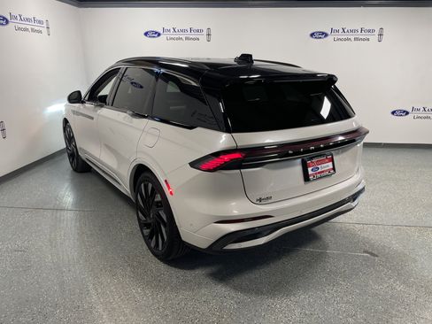 Used 2024 Lincoln Nautilus Black Label w/ Jet Appearance Package (87T) image 4